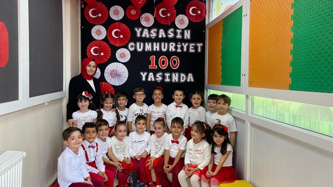 Mor Sınıf Öğle Grubu 29 Ekim Cumhuriyet Bayramının 100. Yılını Kutladı